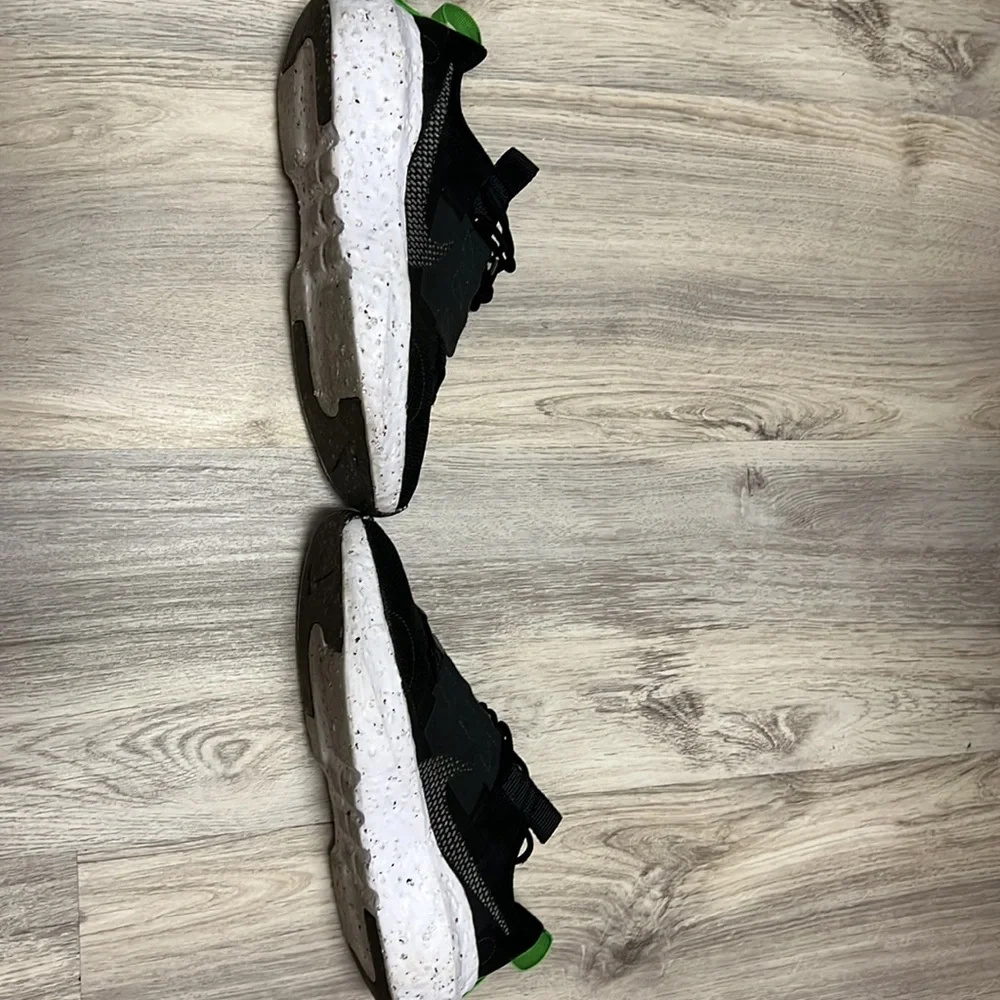 Nike Black and Neon Green Athletic Shoes